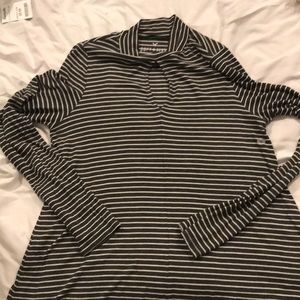 Chocker key hole soft and sexy American Eagle top